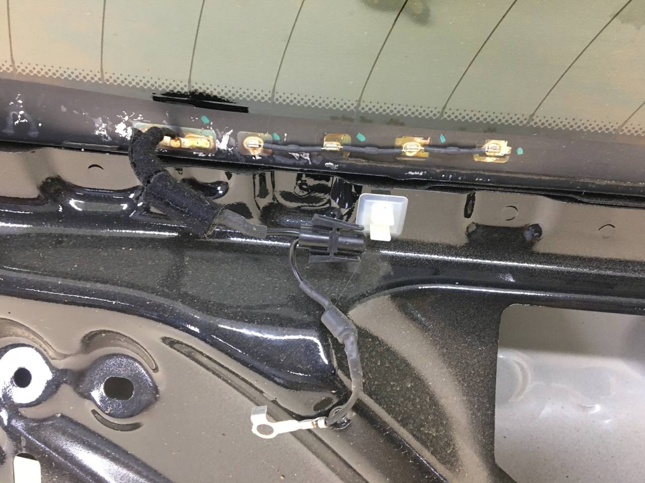 Дверь багажника со стеклом BMW 1-series F20/F21 2011>