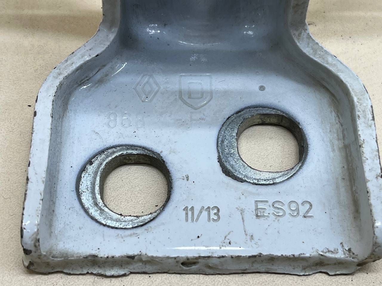 Петля двери Renault Logan (1) 2005-2014