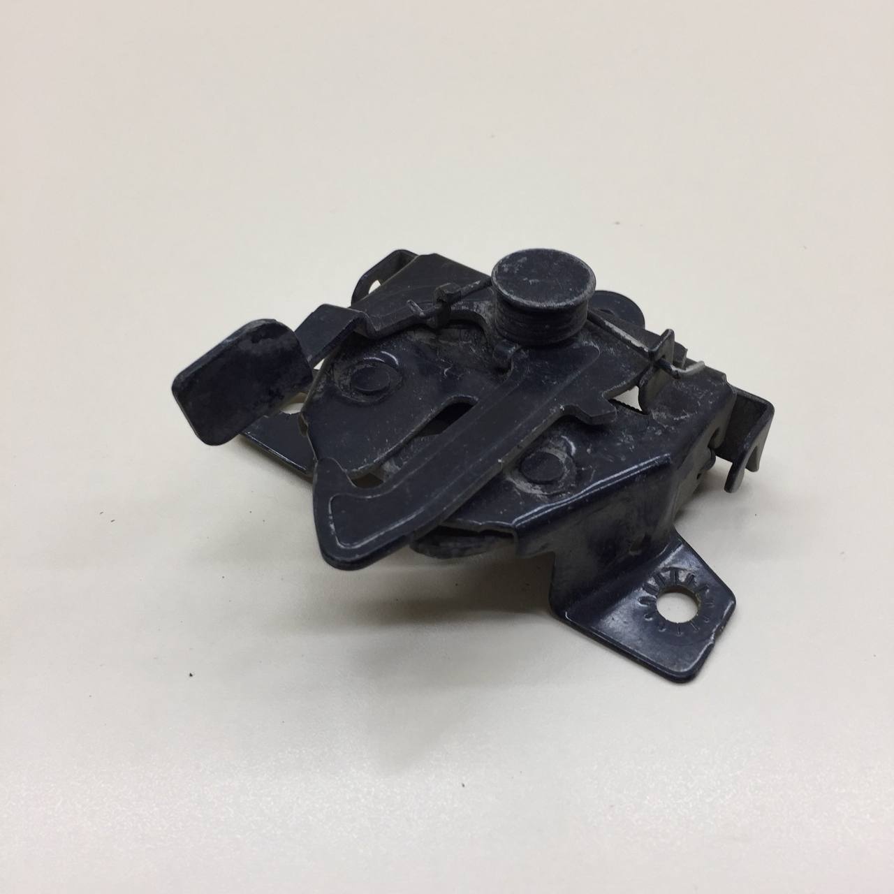 Замок капота Hyundai Starex (H1) 1997-2007