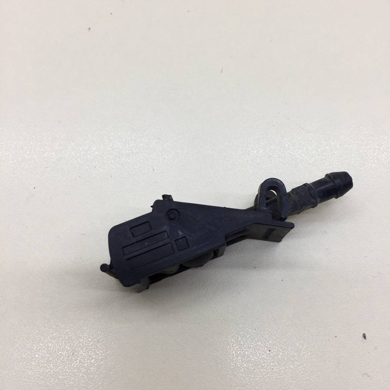 Форсунка омывателя лобового стекла Skoda Rapid 2012-2020