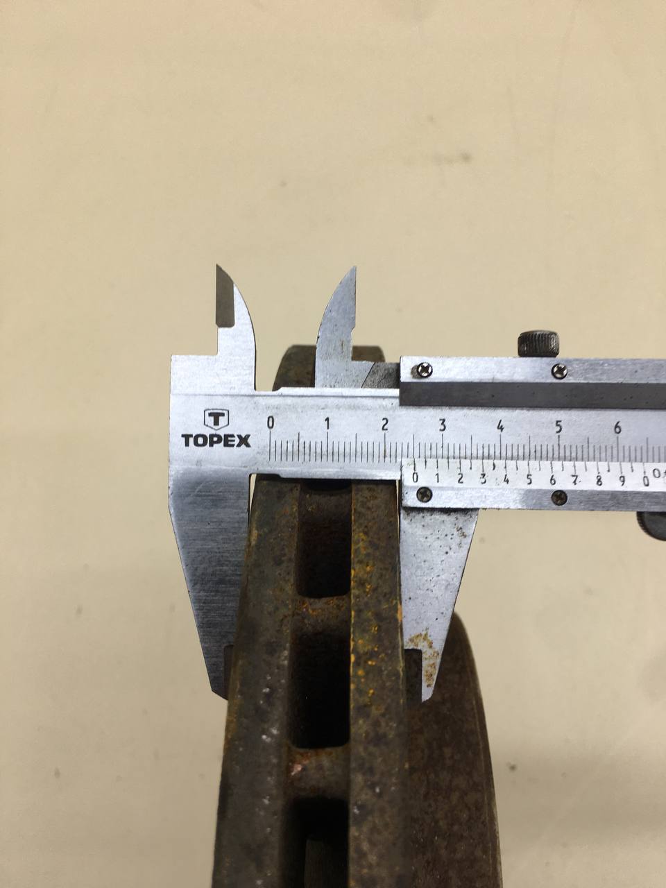 Диск тормозной передний Volkswagen Passat B7 2011-2015