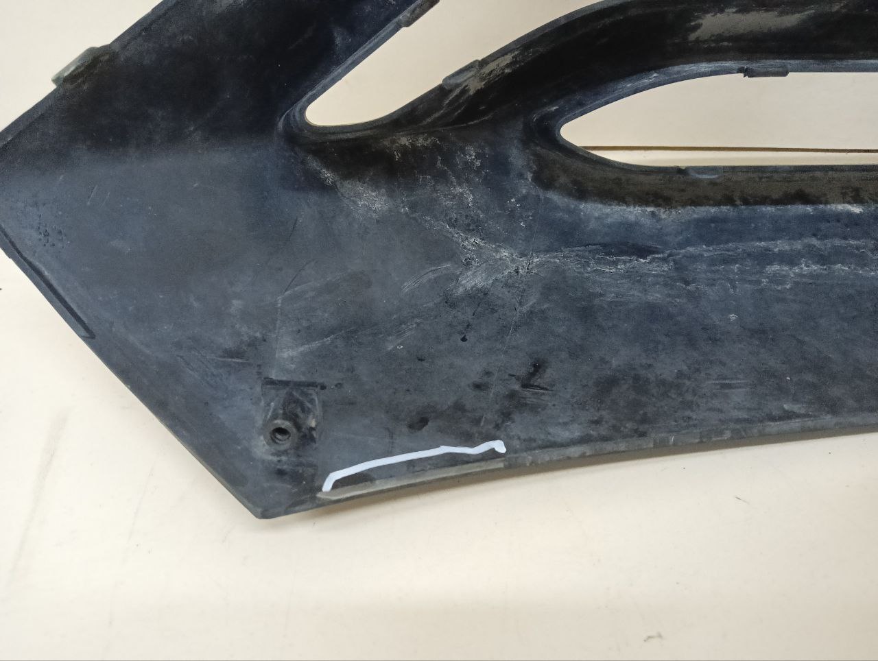 Накладка переднего бампера центральная Genesis G70 2017-2022