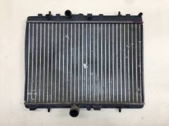 Радиатор охлаждения двигателя Peugeot 208 2012>