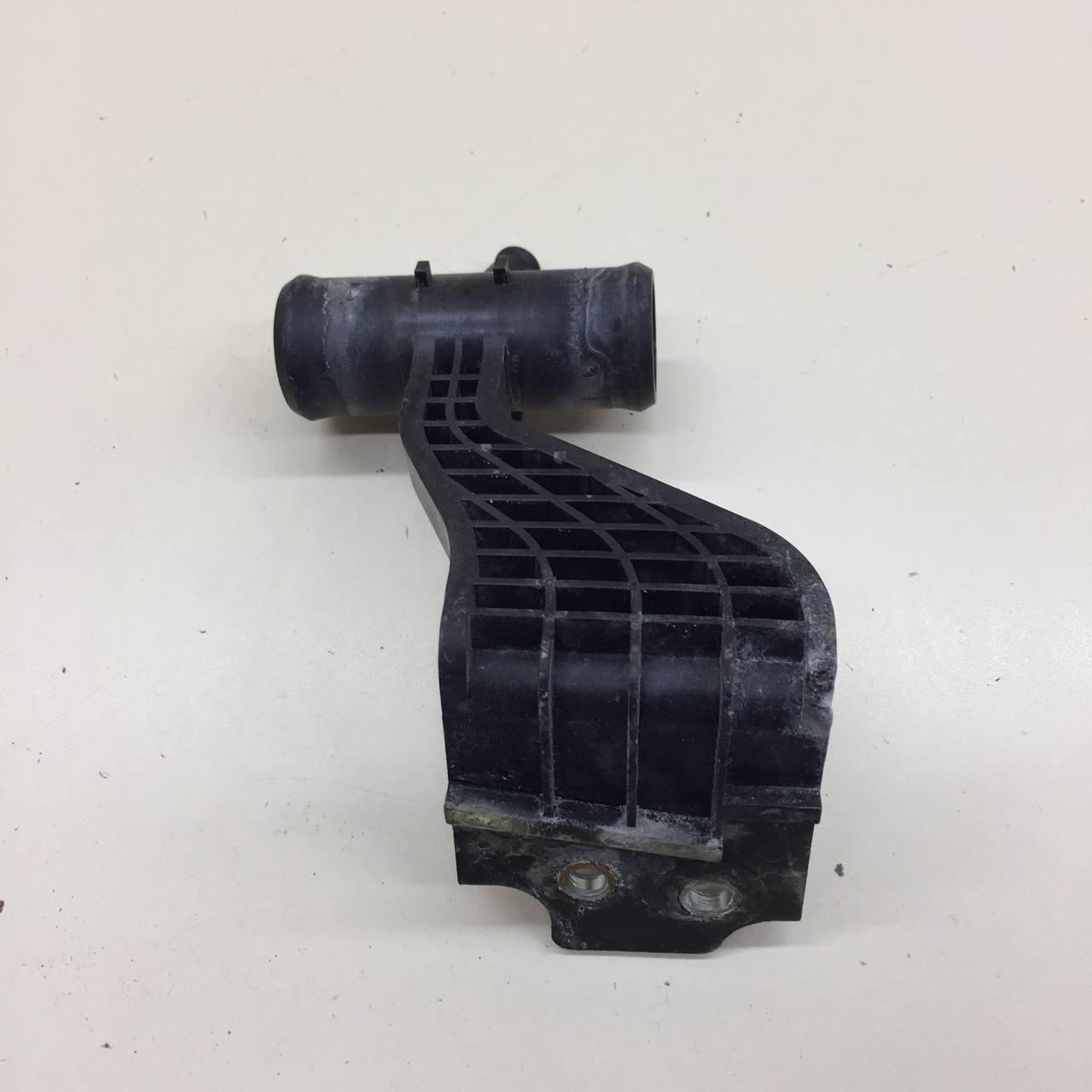 Тройник системы охлаждения Toyota Auris (E150) 2006-2012