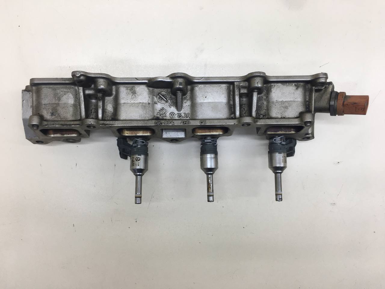 Рейка топливная (рампа) Volkswagen Tiguan (5N2) 2011-2016