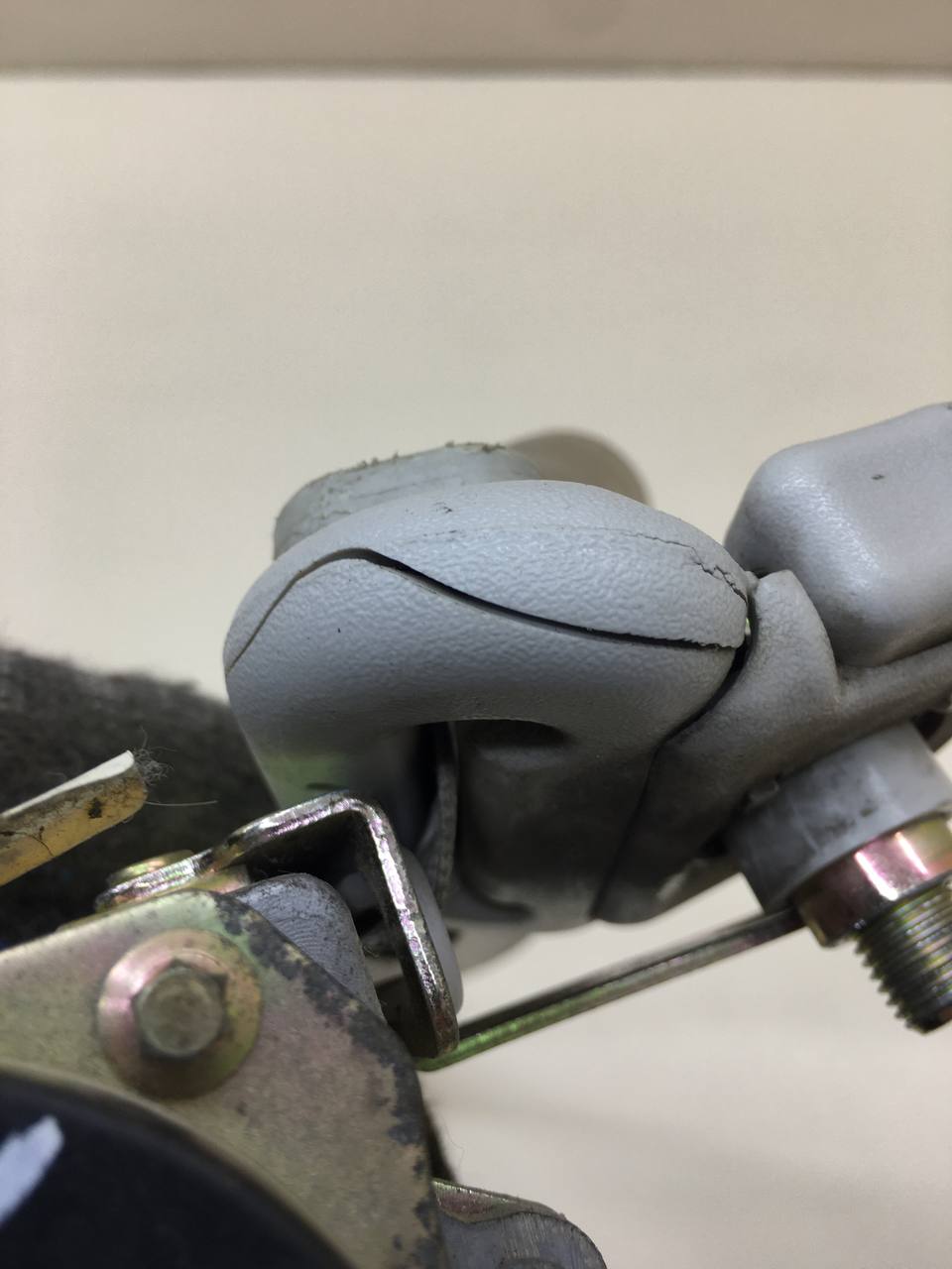 Ремень безопасности с пиропатроном Geely MK Cross 2011>