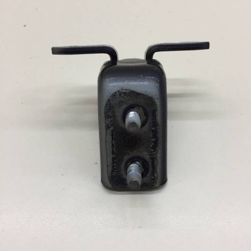 Петля двери задней левой нижняя Suzuki Grand Vitara 2005-2015