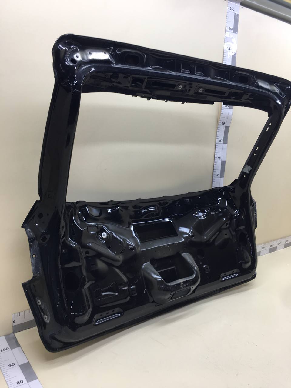 Дверь багажника Porsche Cayenne 2010-2017