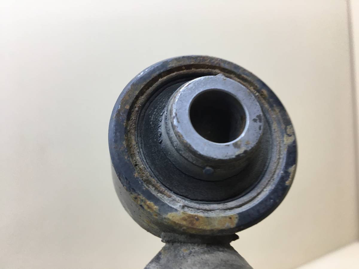 Амортизатор задний Toyota Rav 4 (XA40) 2013-2019