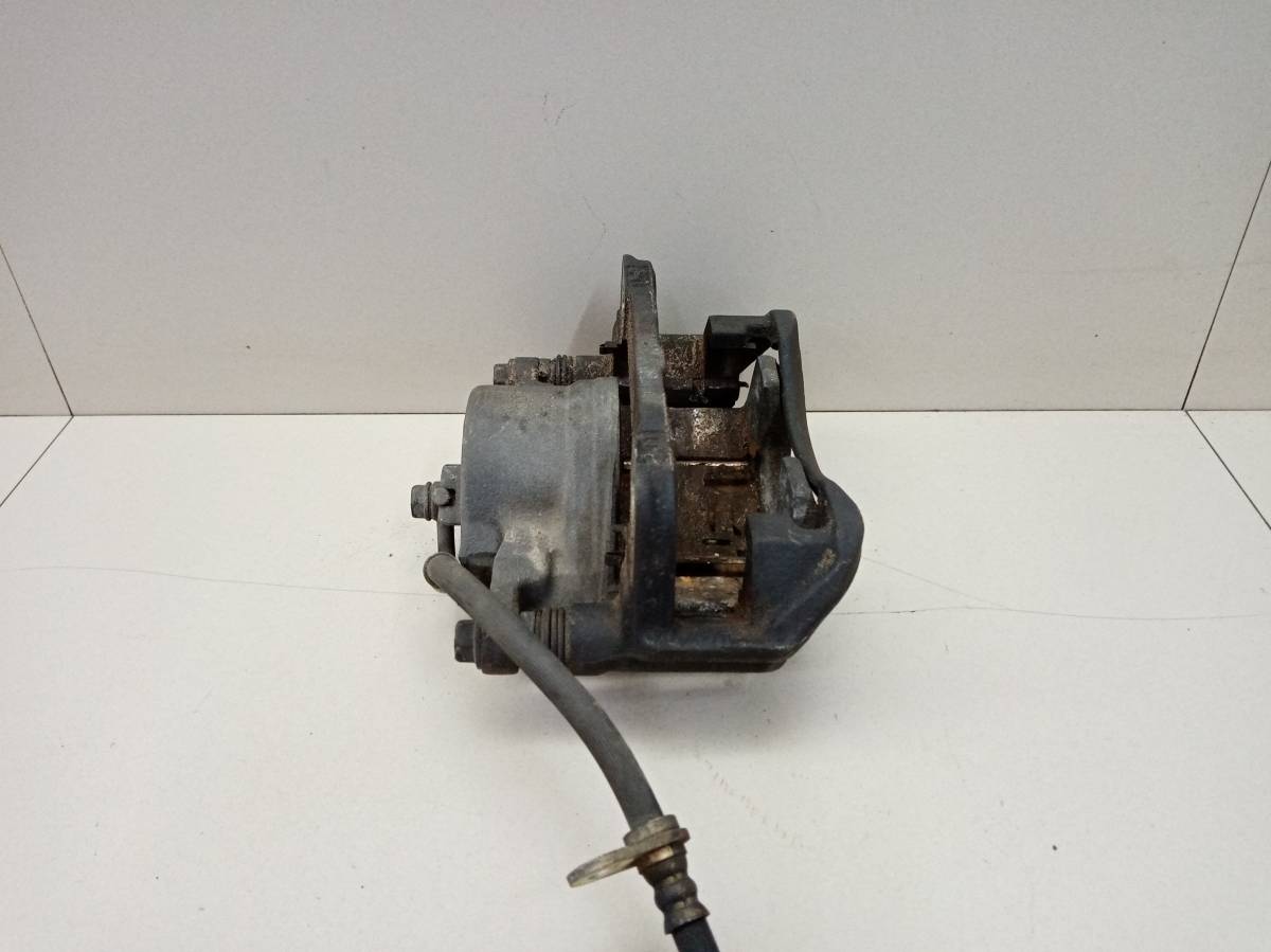 Суппорт передний левый Honda Stepwgn 2001-2005