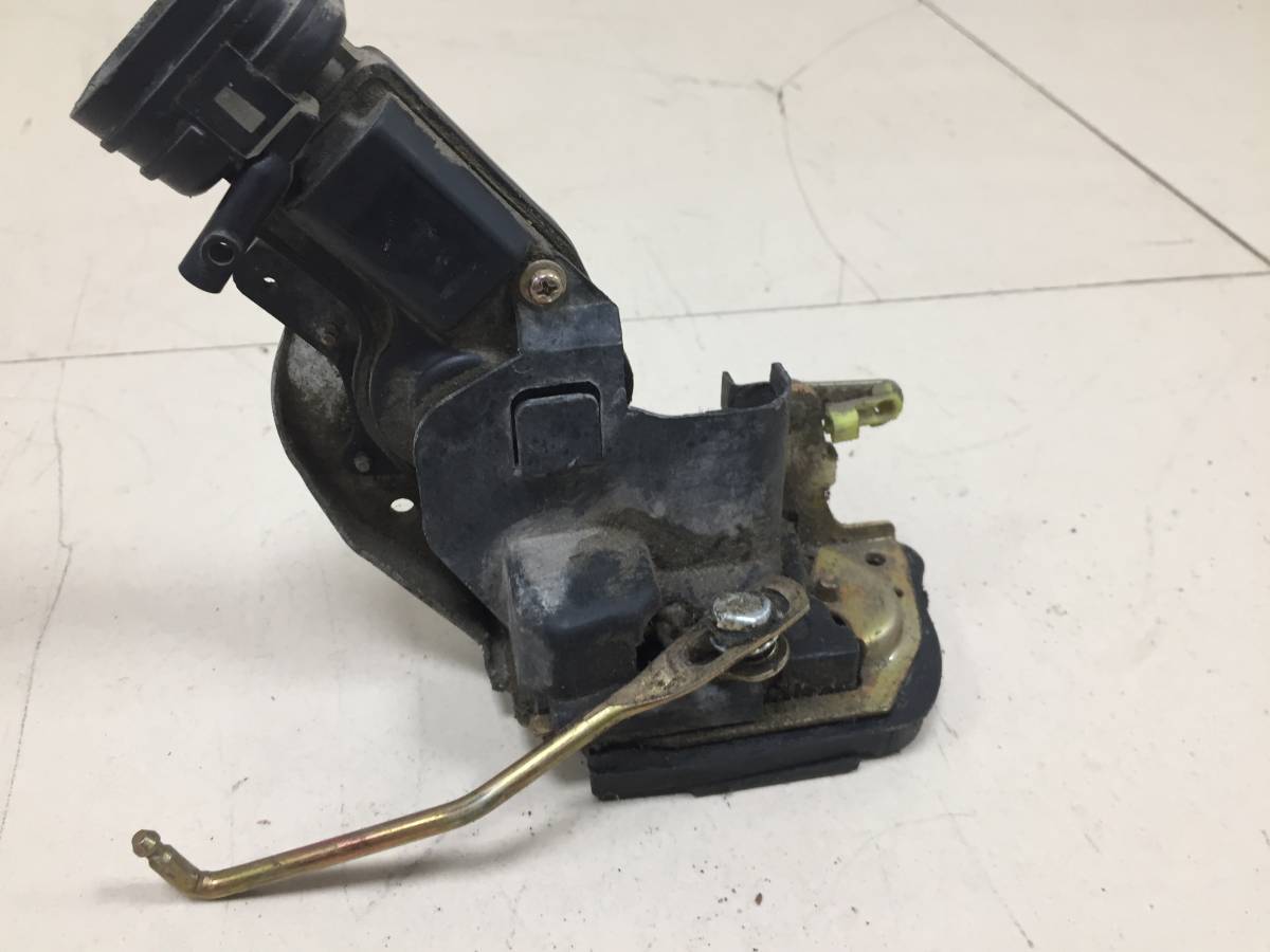 Замок двери задней левой Suzuki Grand Vitara 1998-2005