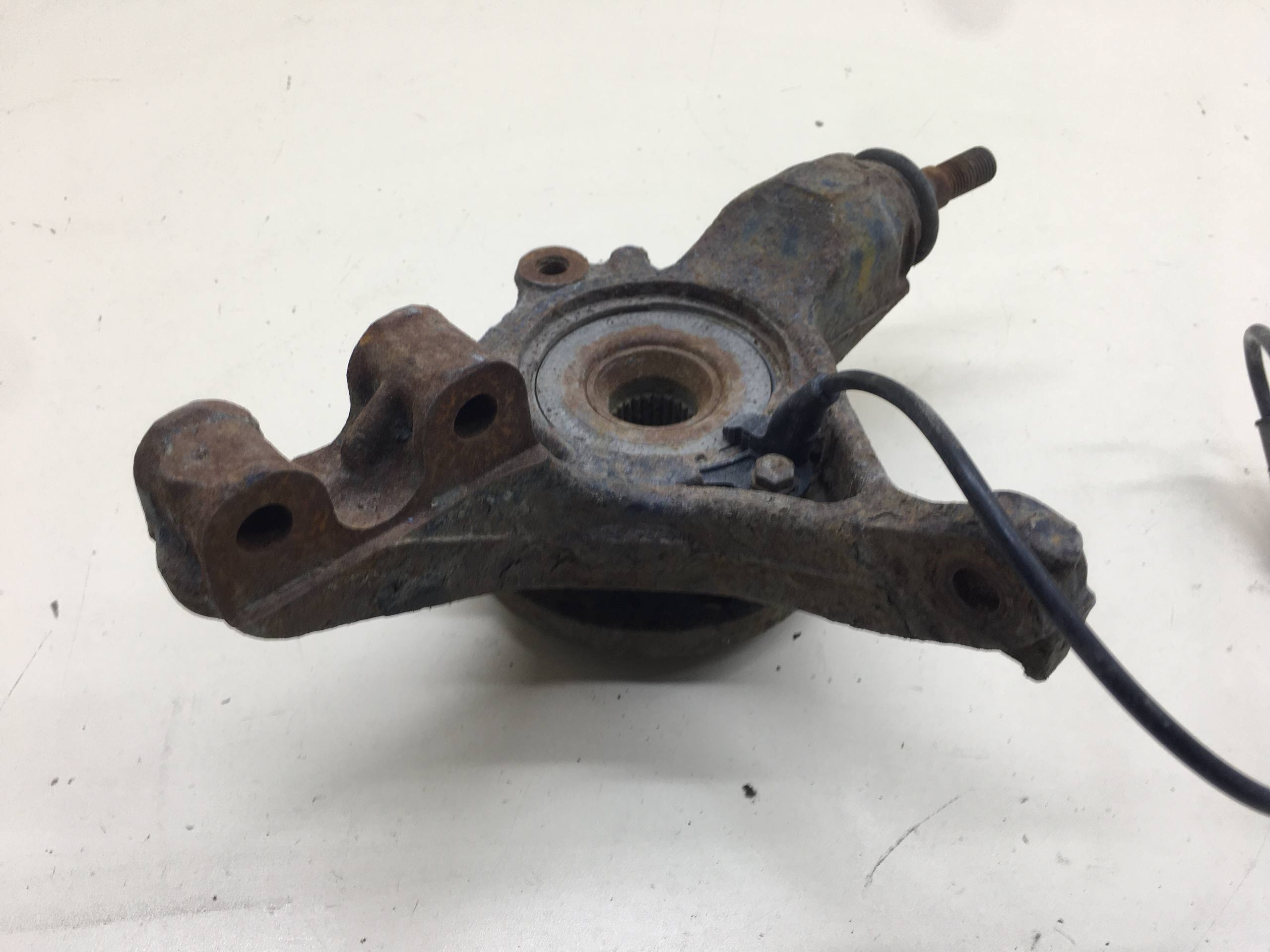 Кулак поворотный передний левый Peugeot 308 2007>