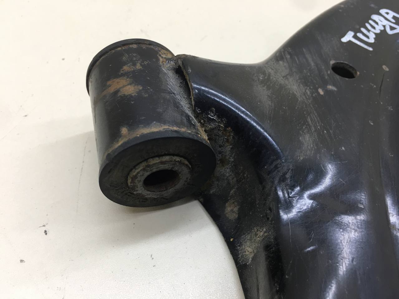 Рычаг передний правый Nissan Tiida (C11) 2007-2014