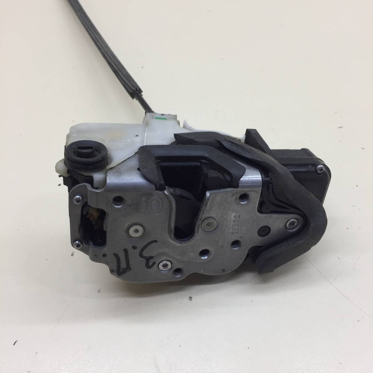 Замок двери задней правой Chevrolet Aveo T300 2011>