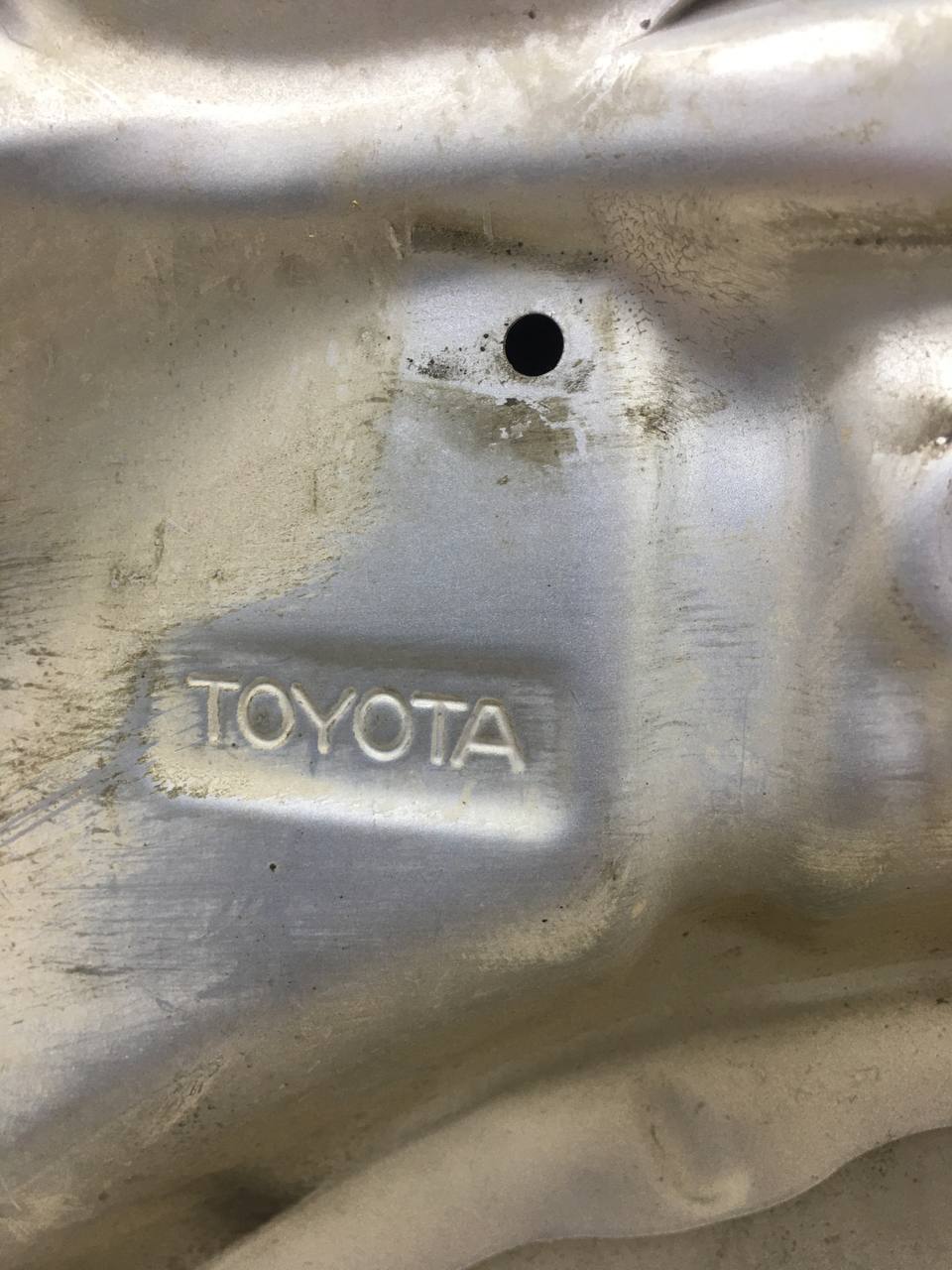 Капот Toyota Corolla E120 2001-2007