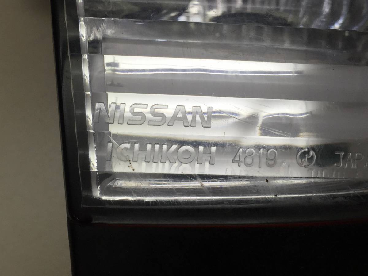 Фонарь задний правый Nissan Cube (Z10) 1998-2002