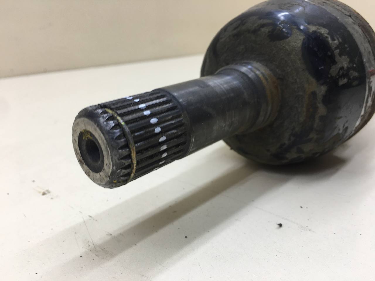 Полуось задняя Cadillac STS 2004-2011