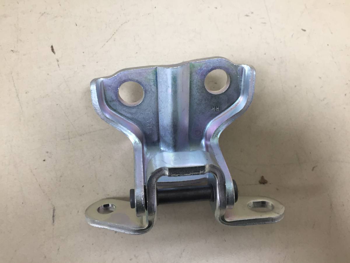 Петля двери задней правой верхняя SsangYong Kyron 2005-2015