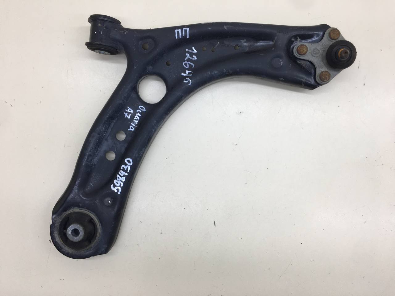 Рычаг передний правый Skoda Karoq 2017>