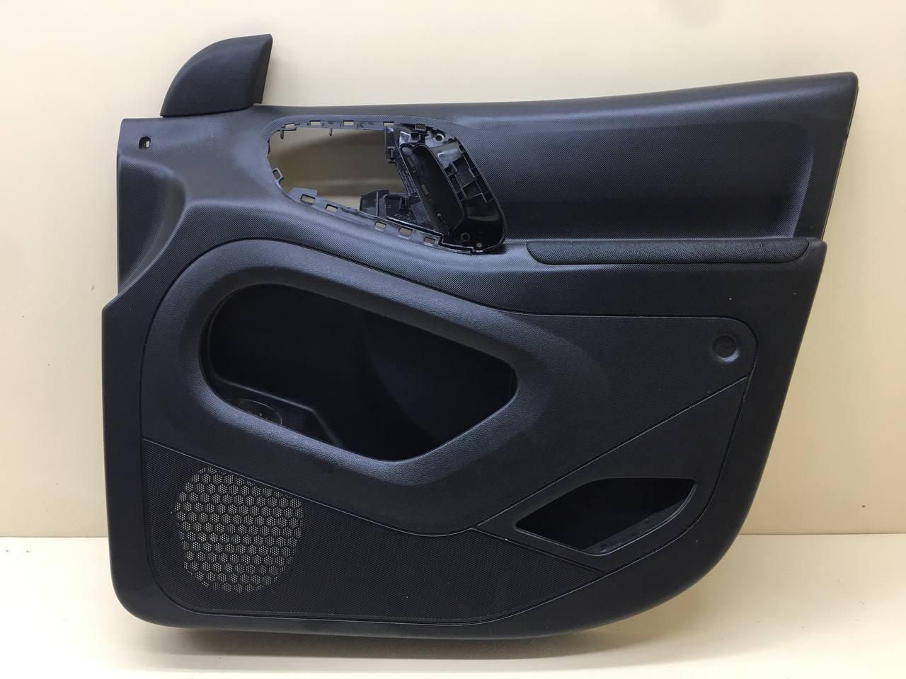 Обшивка двери передней правой Peugeot Partner Tepee (B9) 2008-2018