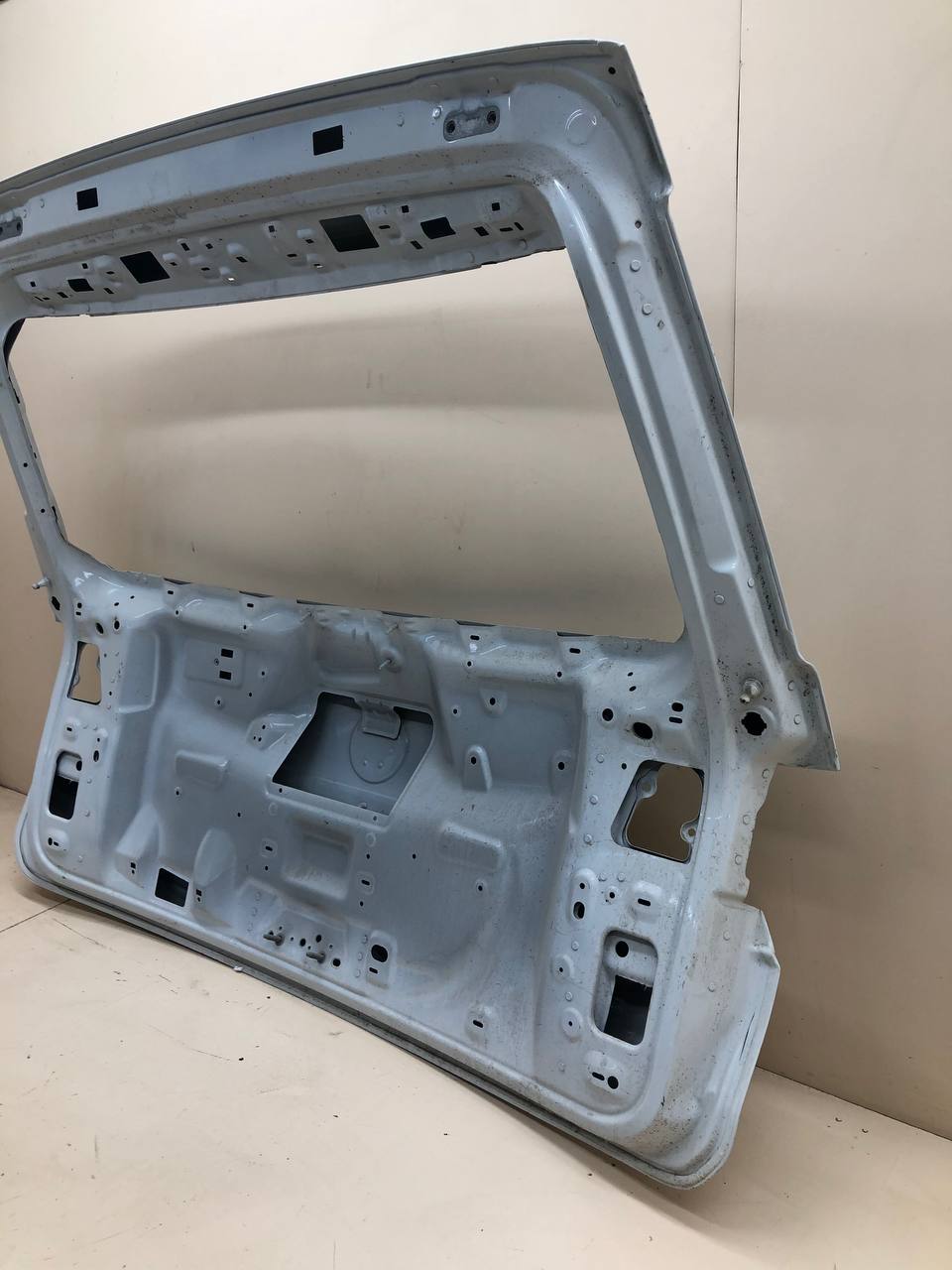 Крышка багажника Volkswagen Taos 2020>