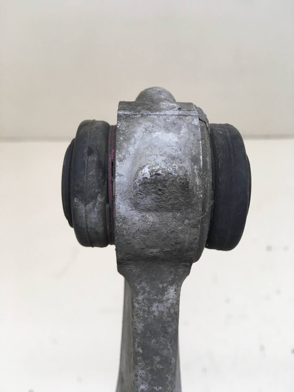 Рычаг передний Jaguar XE (760) 2014-2021