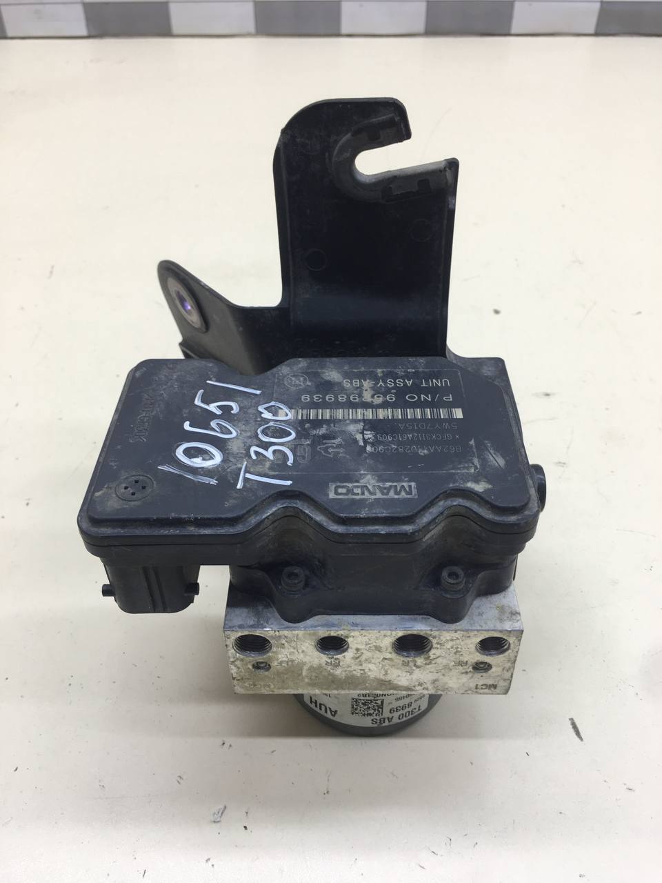 Блок ABS (насос) Chevrolet Aveo T300 2011>