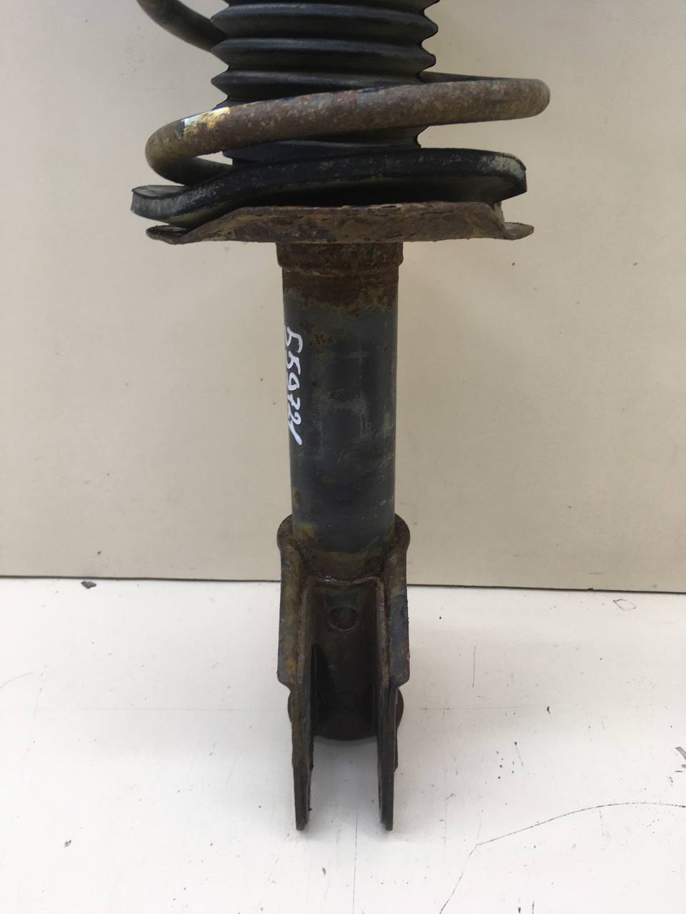 Амортизатор передний Fiat Albea 2002-2012