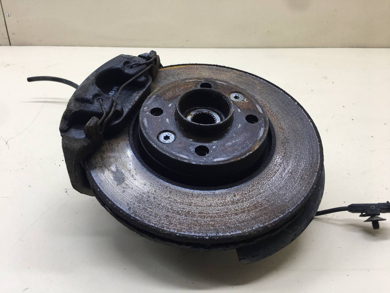 Кулак поворотный передний левый Lada X-RAY 2016>