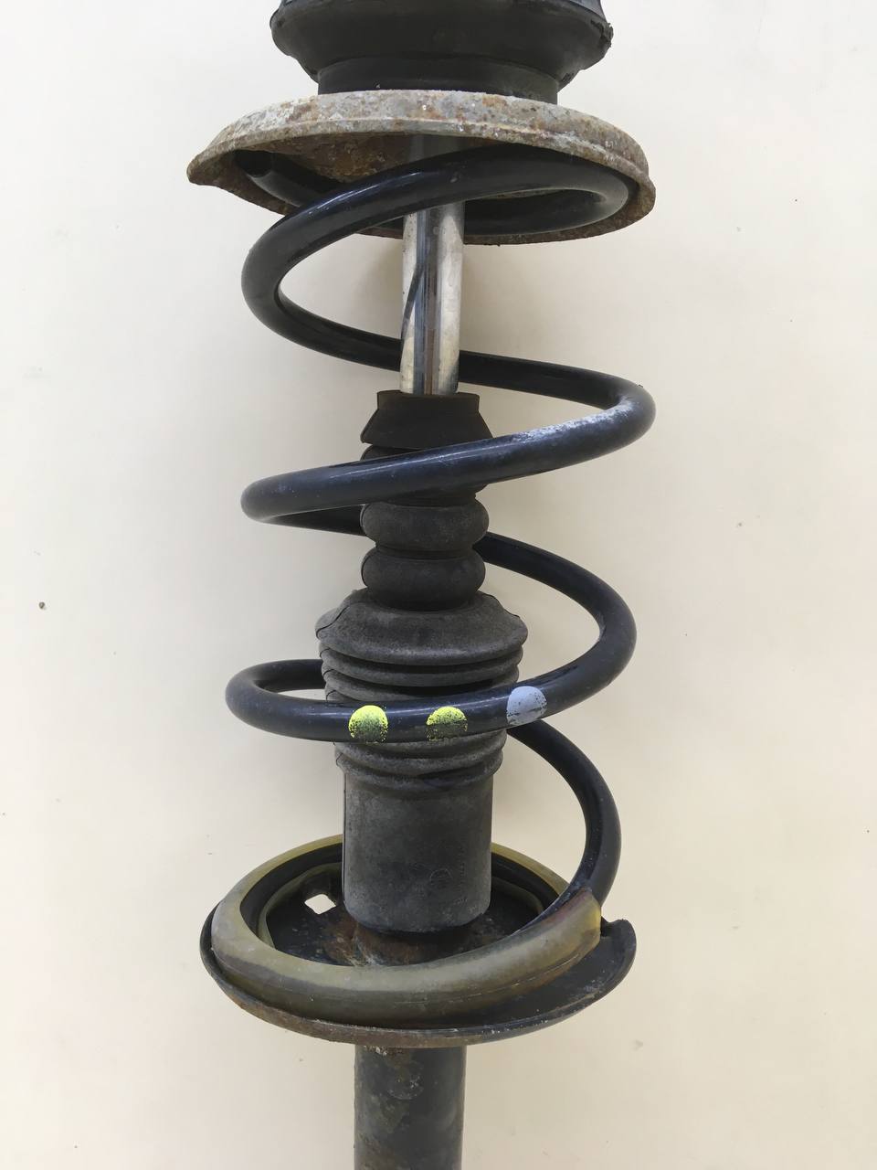 Амортизатор передний Nissan Almera 3 (G11, G15) 2012>