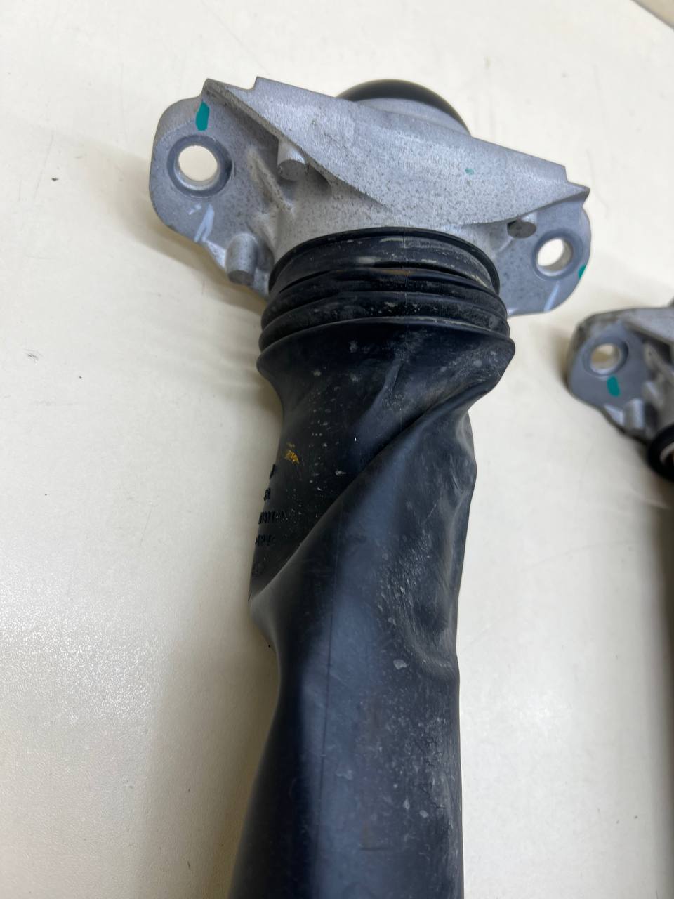 Амортизатор задний EXEED RX 2022>