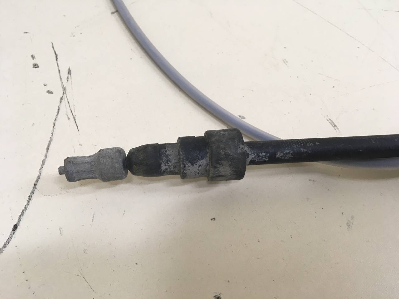 Трос стояночного тормоза Renault Fluence 2010-2017