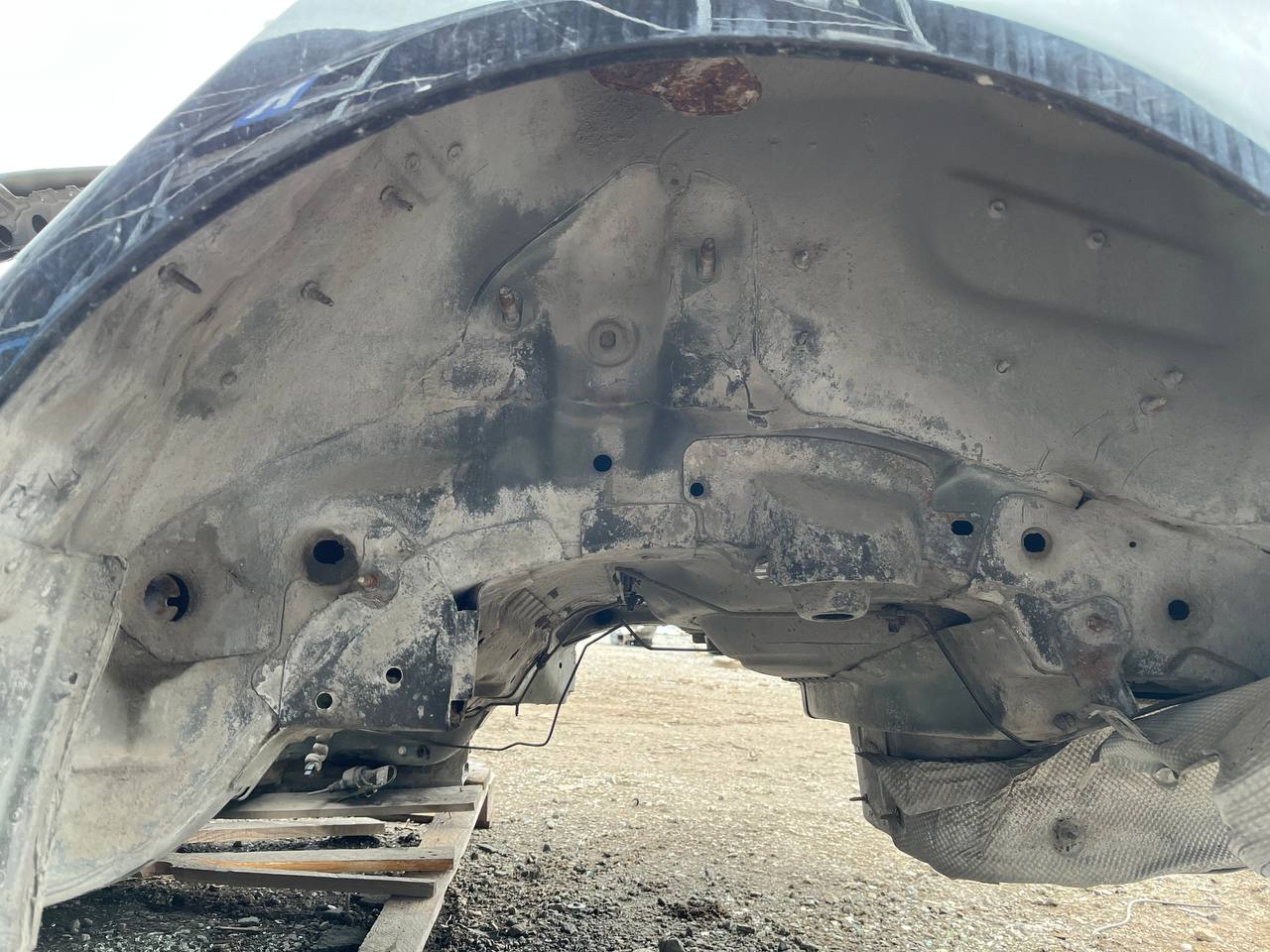 Крыло заднее левое Jaguar XE (760) 2014-2021