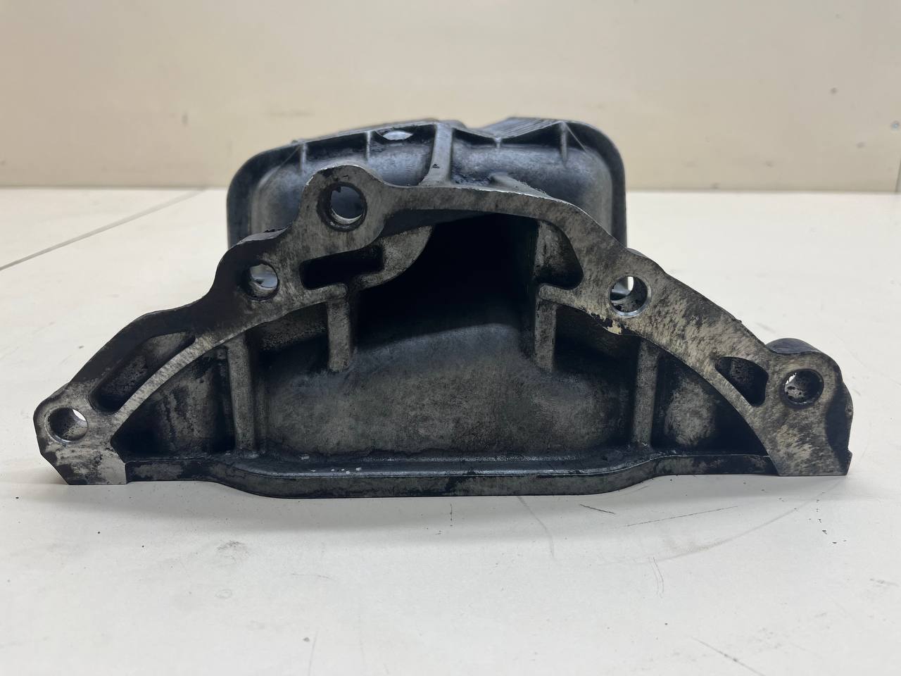 Поддон масляный двигателя Ford Focus 3 2011>