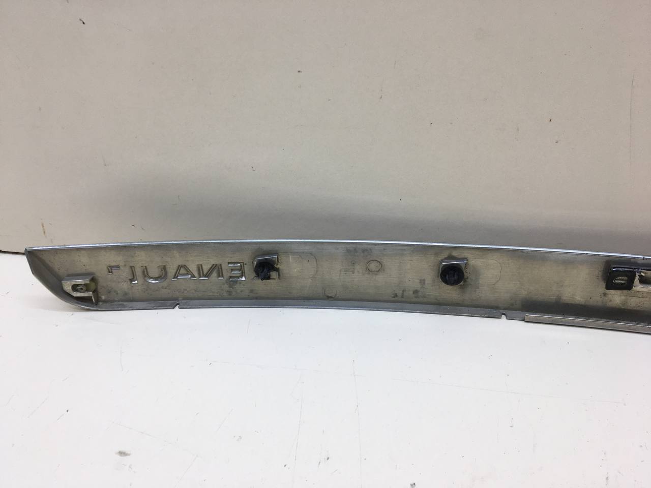 Накладка крышки багажника Renault Symbol (2) 2008-2012