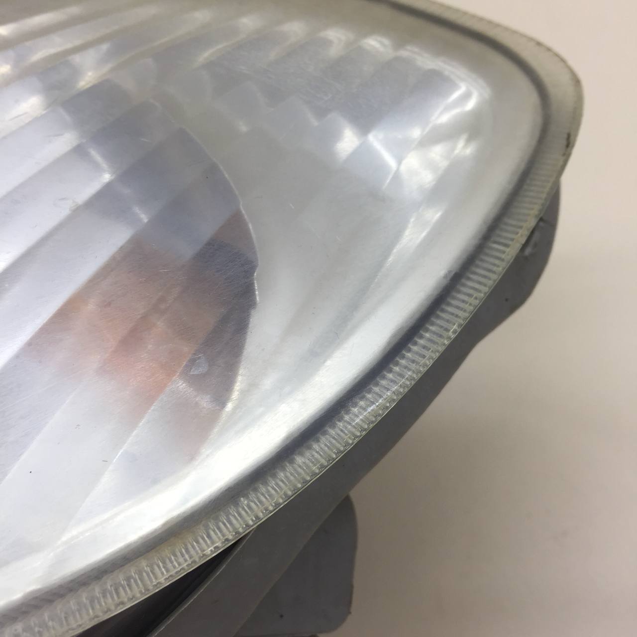 Фара левая Toyota Corolla E120 2001-2007