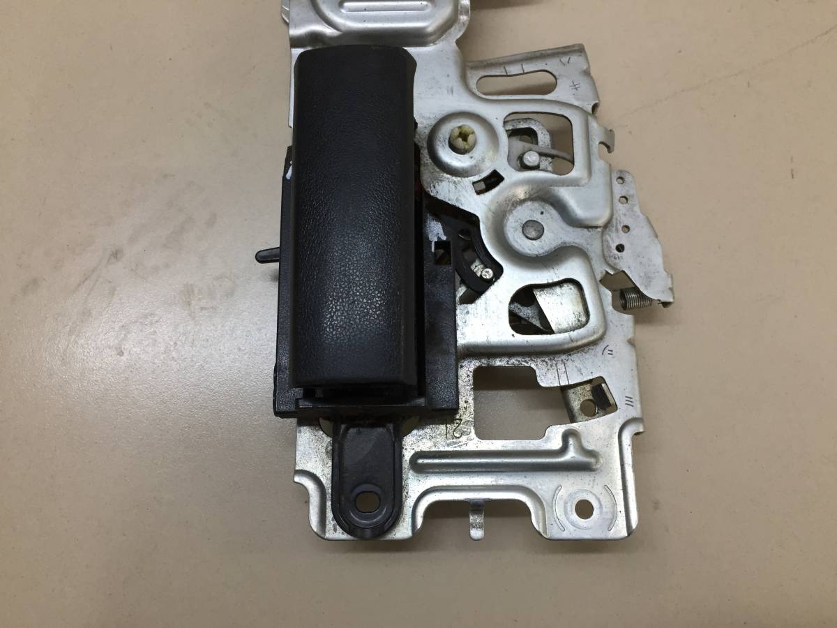 Замок двери задней левой Toyota Noah (R60) 2001-2007