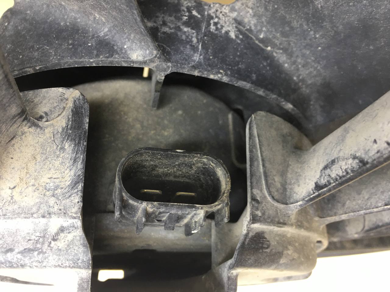 Диффузор вентилятора Cadillac Escalade 3 2006-2014