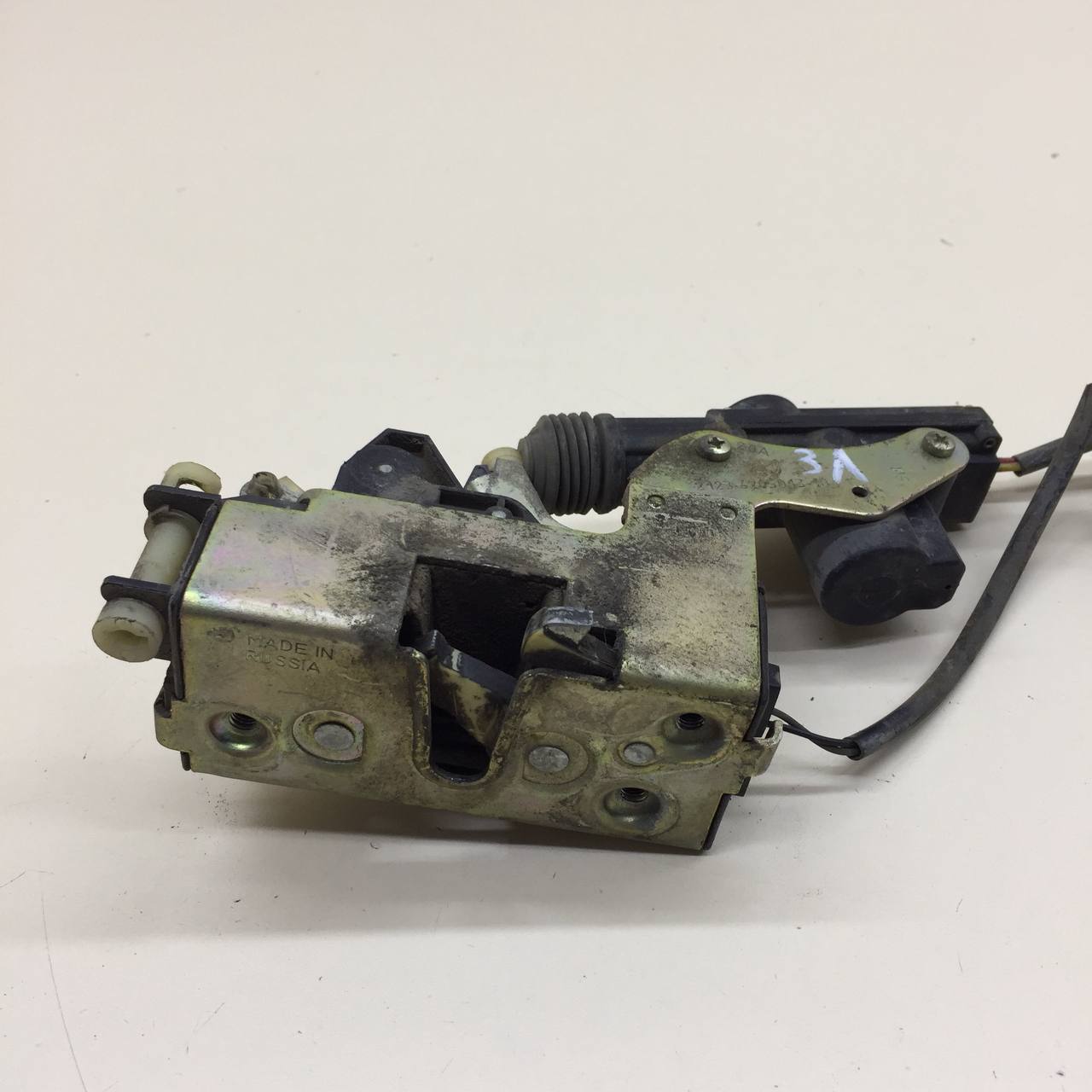 Замок двери задней левой Chevrolet Niva 2002-2009