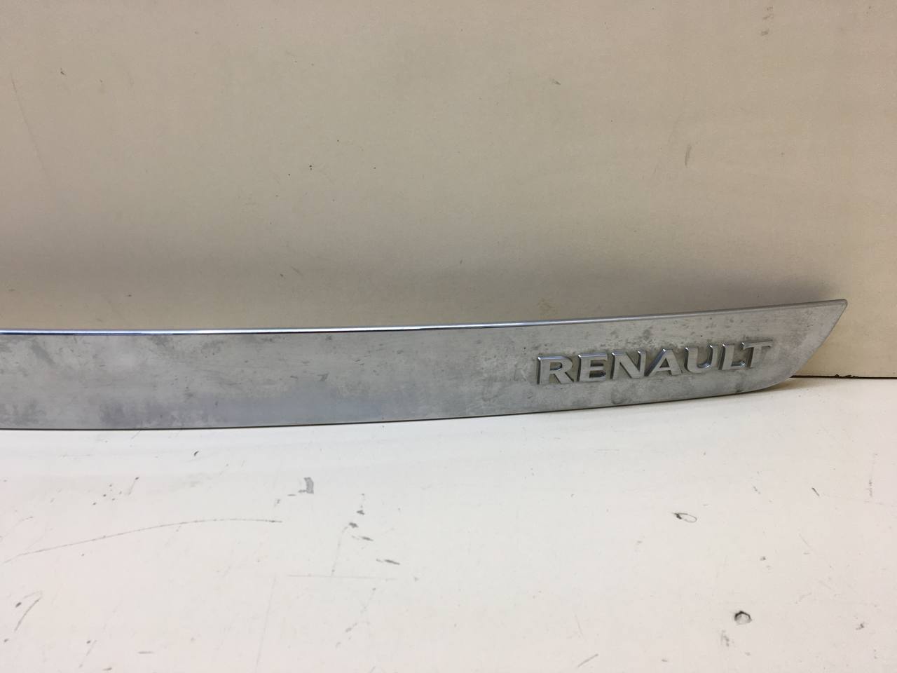 Накладка крышки багажника Renault Symbol (2) 2008-2012