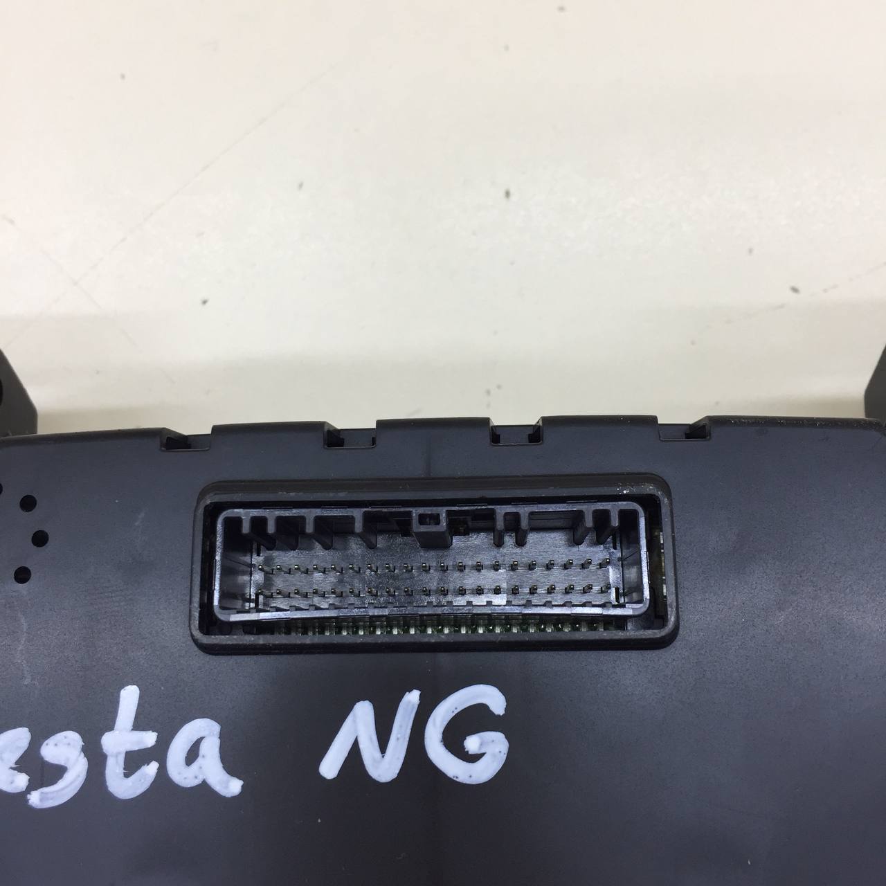 Панель приборов Lada Vesta 2015>