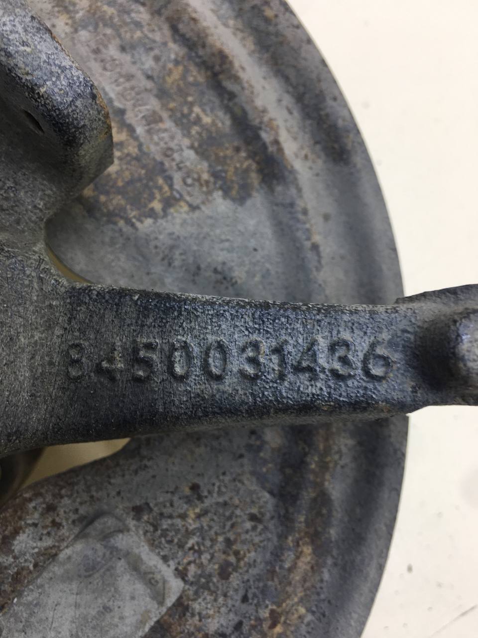 Кулак поворотный передний правый Lada Vesta 2015>