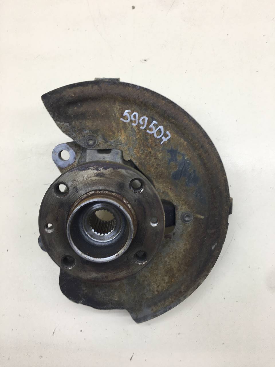 Кулак поворотный передний левый Lada Vesta 2015>