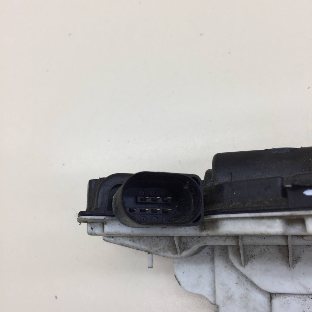 Замок двери передней правой Volkswagen Tiguan (5N1) 2007-2011