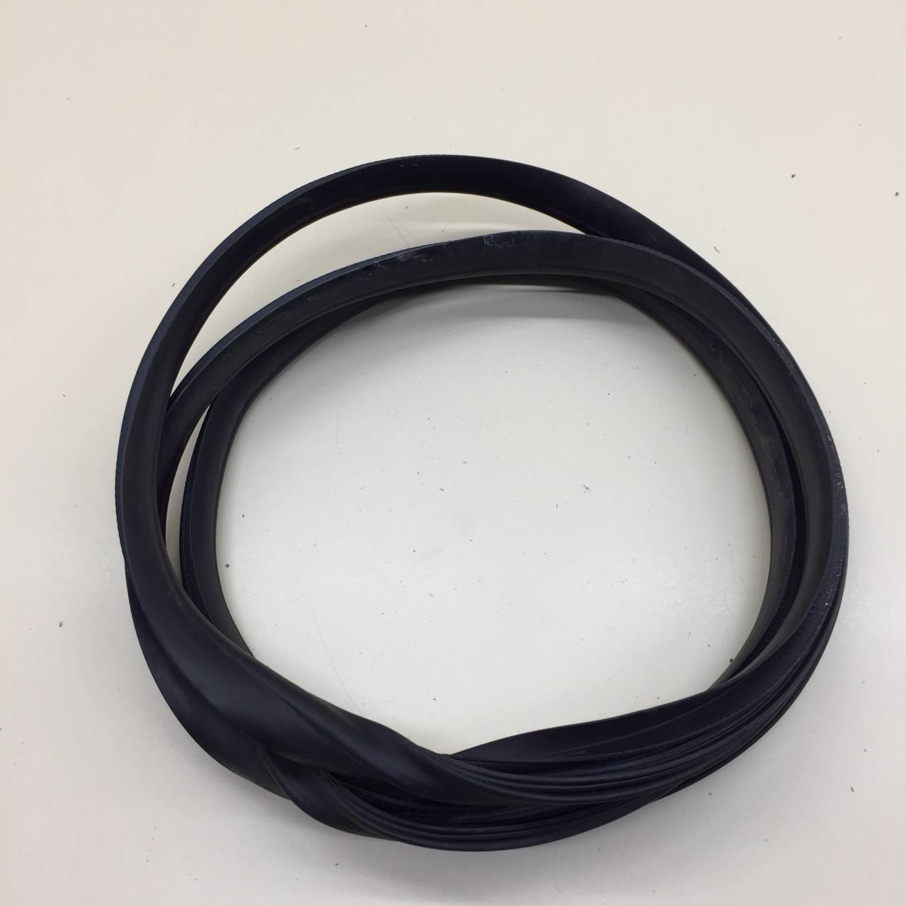 Уплотнитель проема двери передней левой Lada Vesta 2015>