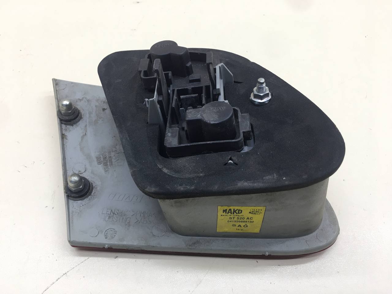 Фонарь задний внутренний правый Fiat Albea 2002-2012