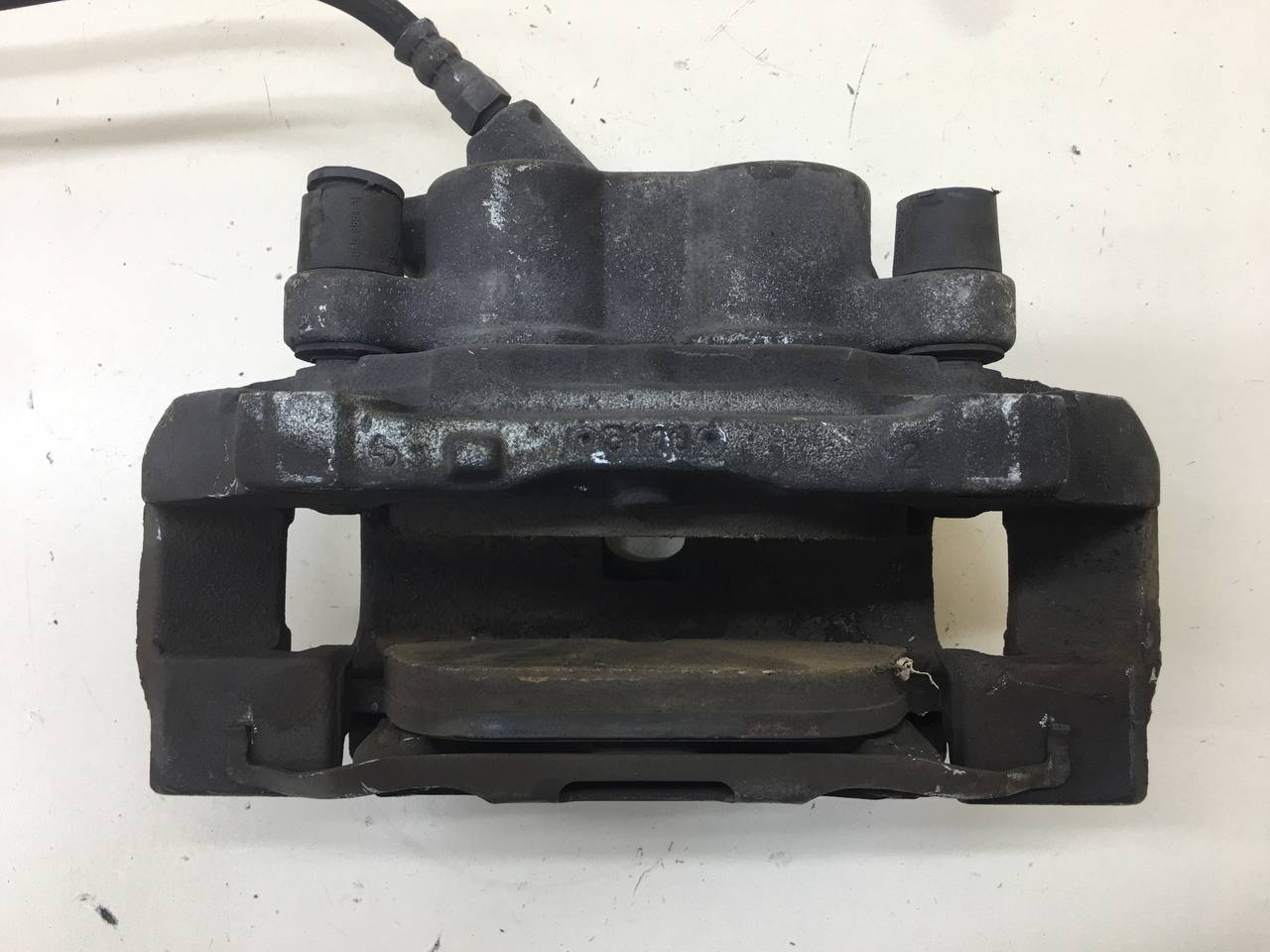 Суппорт передний левый Volvo XC60 2008-2017