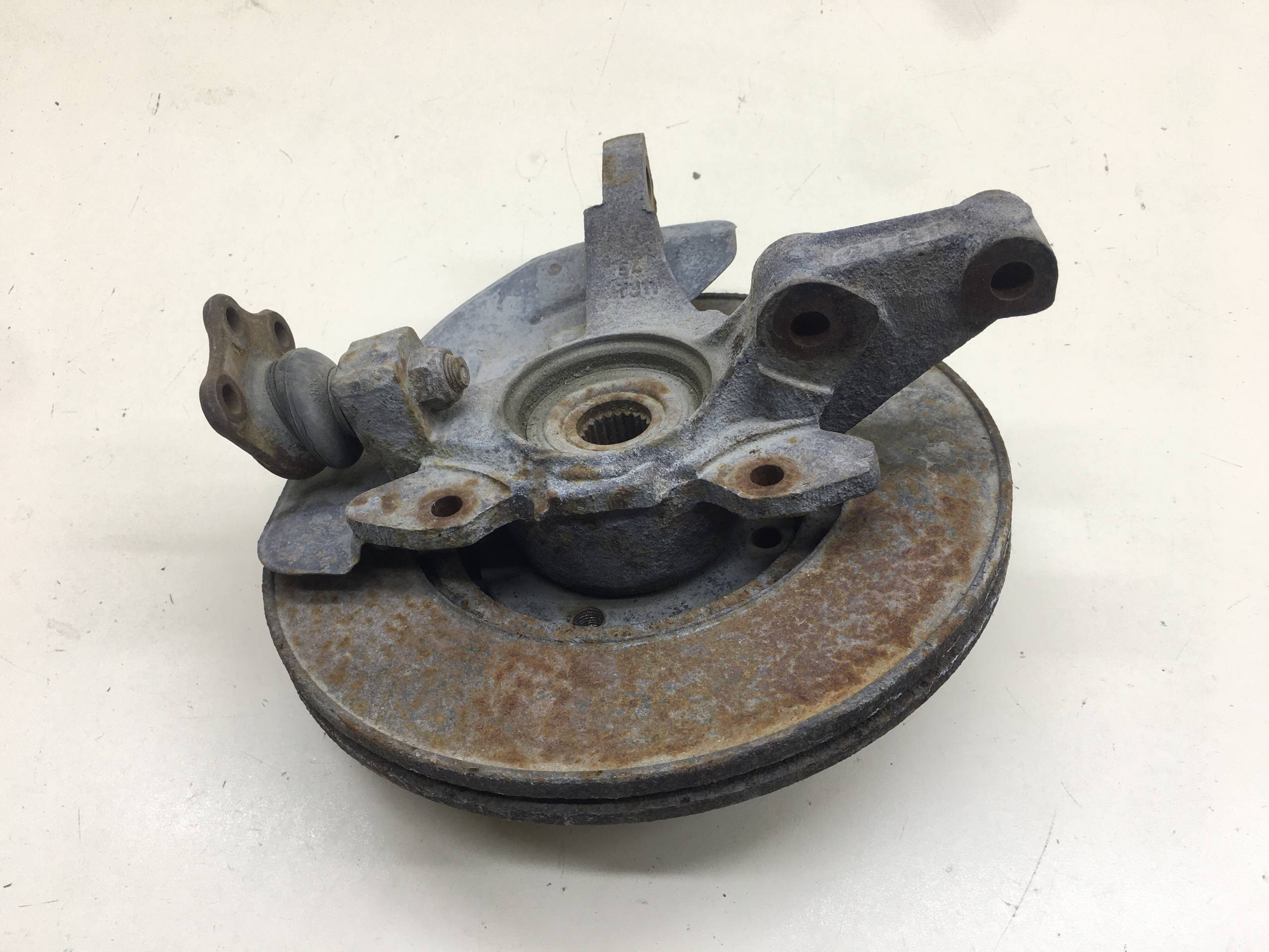 Кулак поворотный передний левый Fiat Albea 2002-2012