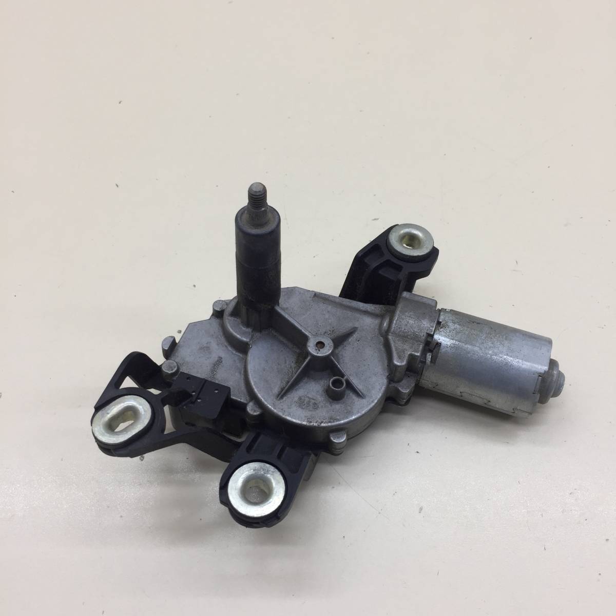 Моторчик стеклоочистителя задний Volkswagen Polo (HB) 2009>