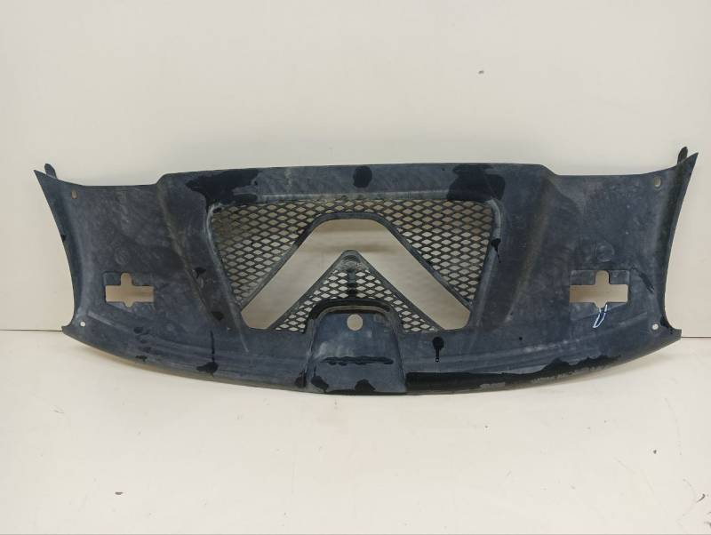 Кожух замка капота Porsche Macan 2013>